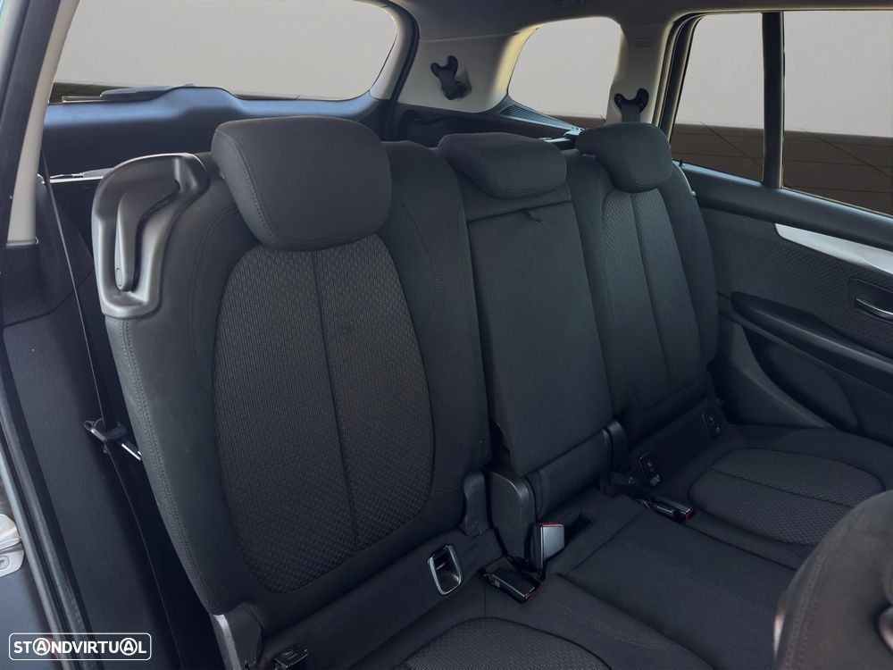 BMW 216 Gran Tourer - 13