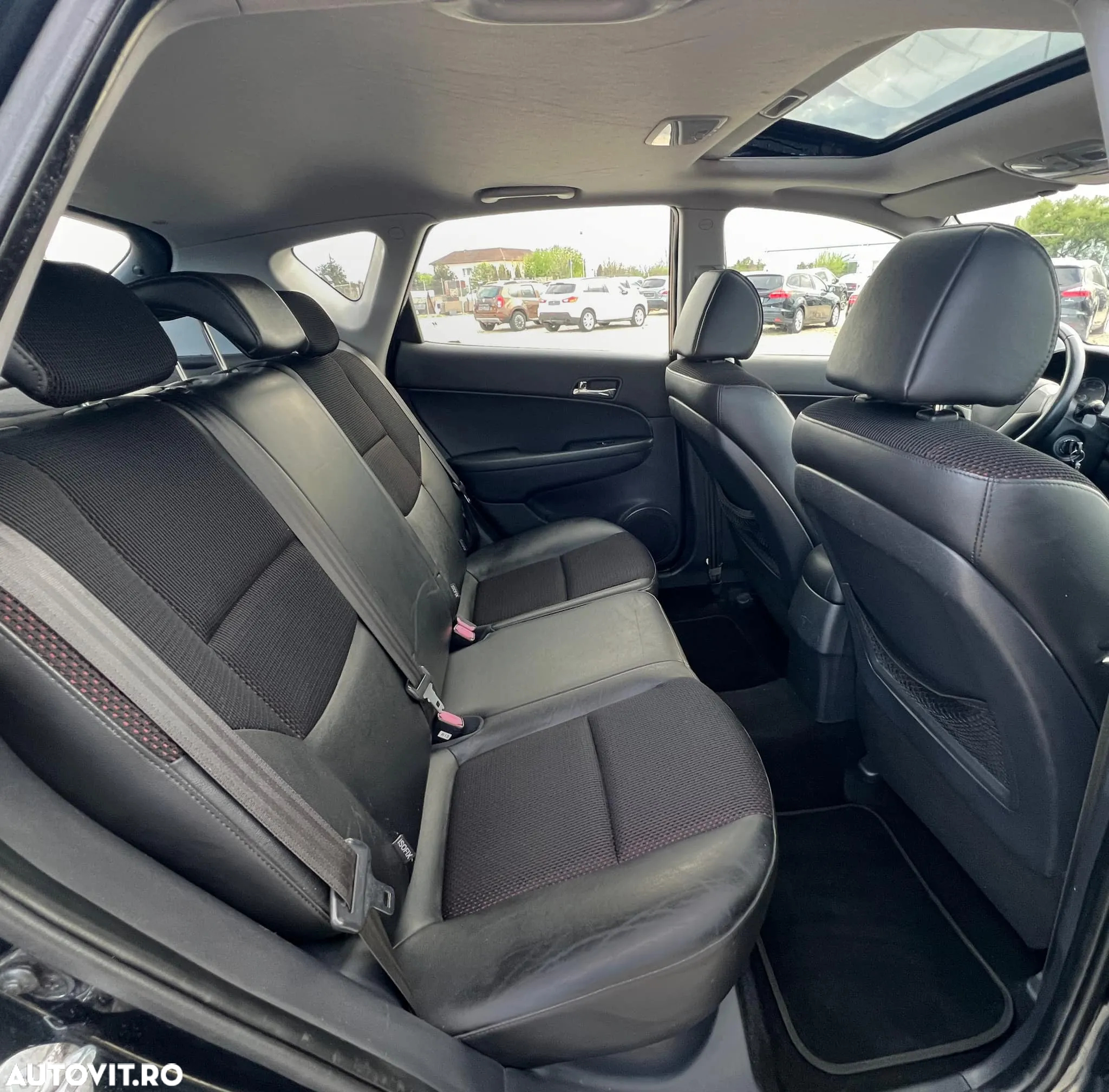 Hyundai i30 1.6 CRDi CLASSIC - 17