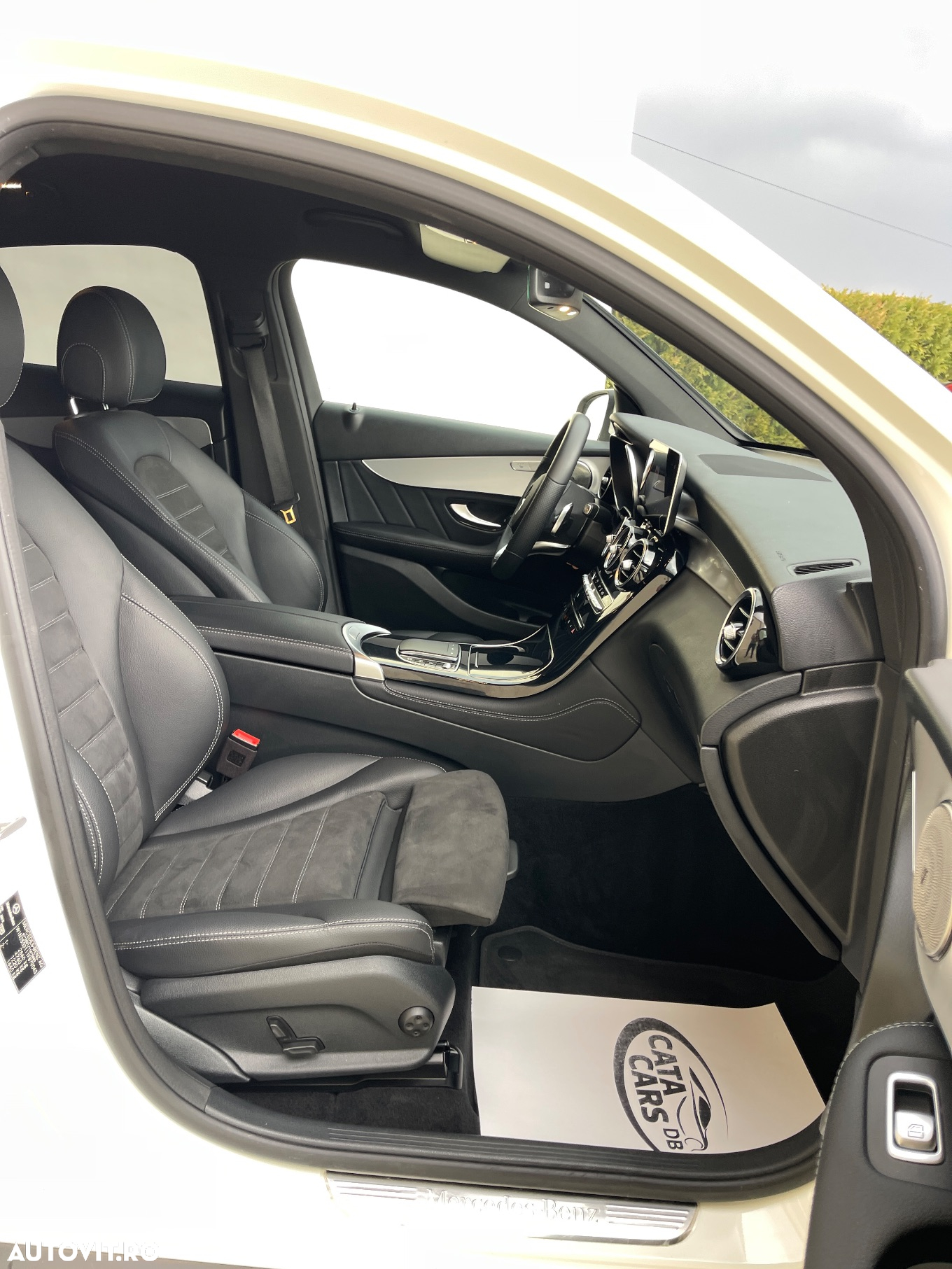 Mercedes-Benz GLC Coupe 300 de 4Matic 9G-TRONIC AMG Line - 24