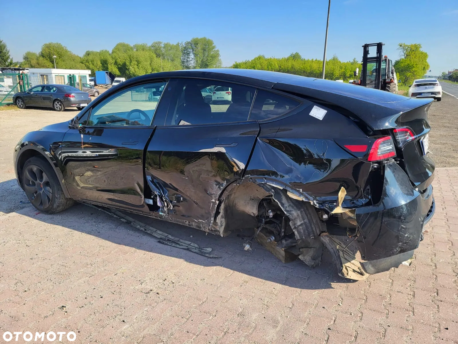 Tesla Y 62.8 RWD - 16