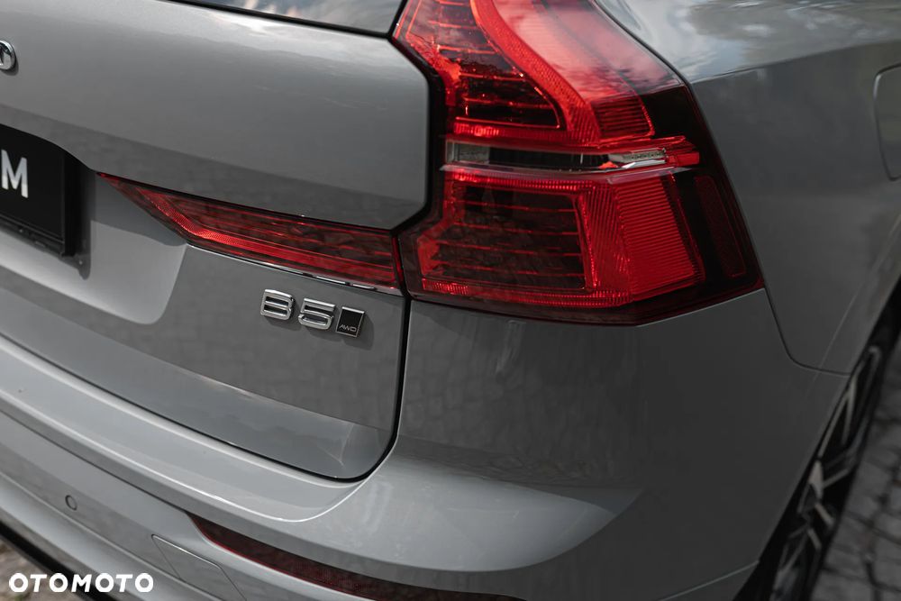 Volvo XC 60 B5 B AWD Ultimate Dark - 10