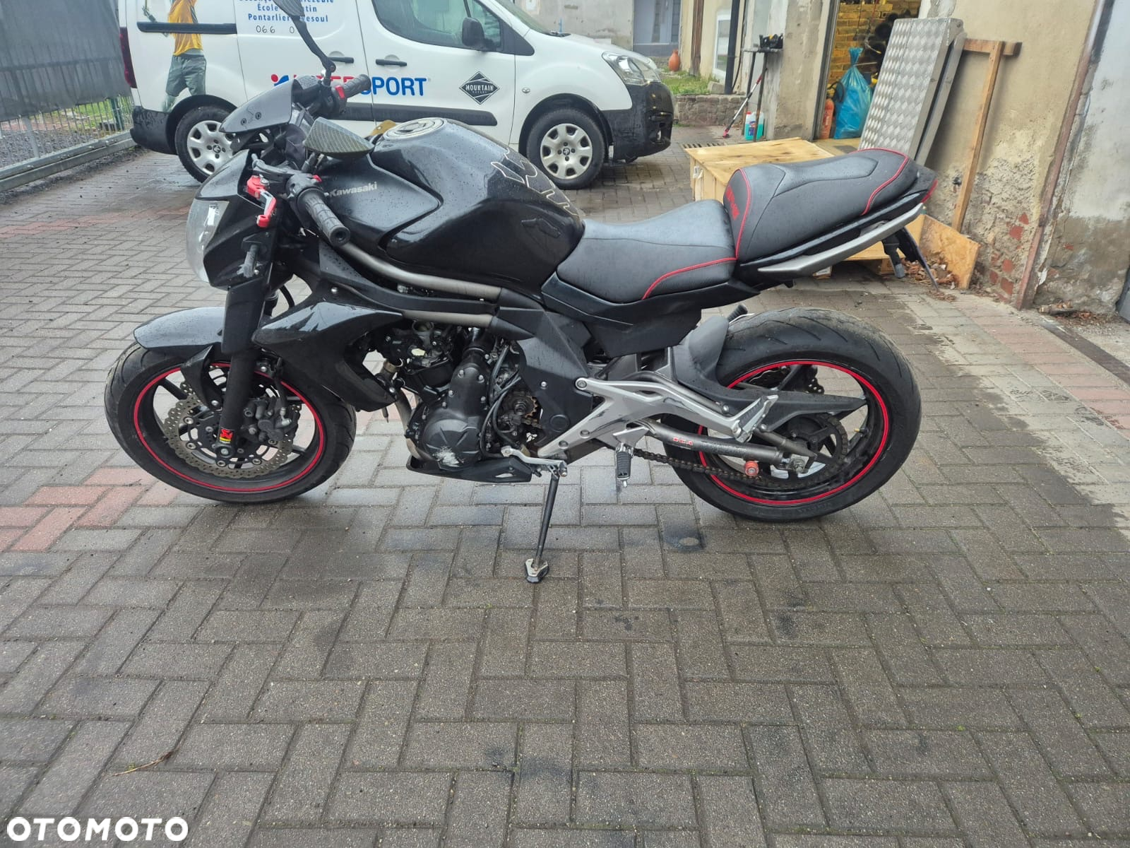 Kawasaki ER - 8