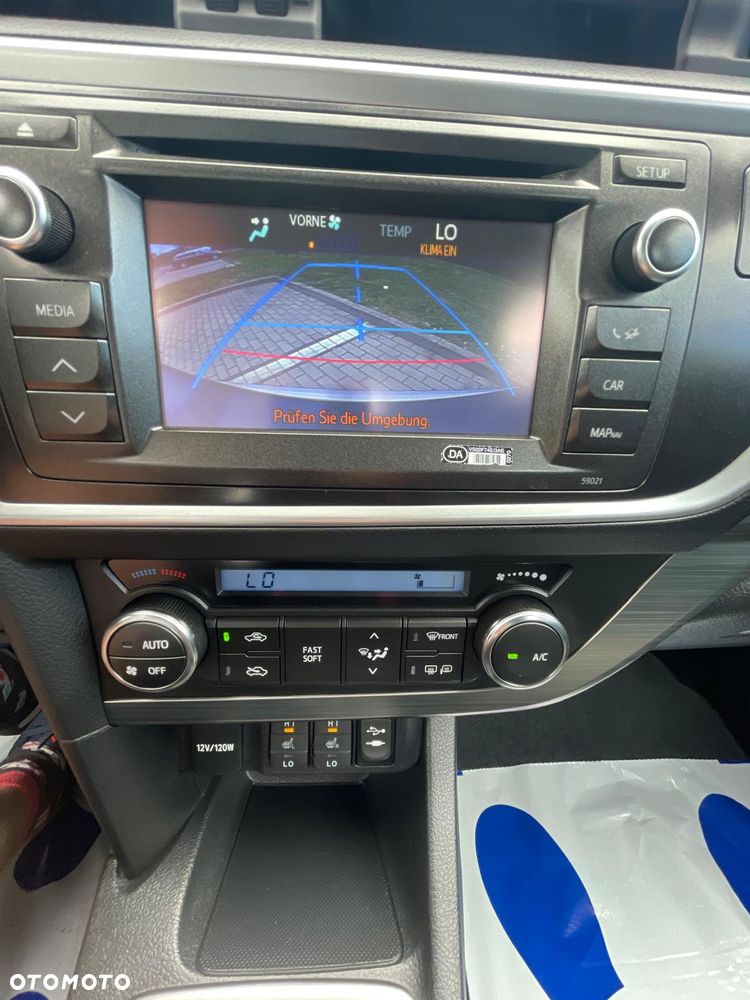 Toyota Auris 1.6 Valvematic Executive - 17
