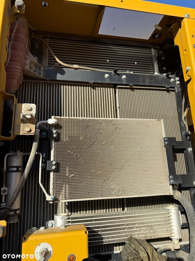 Caterpillar 323 - 14