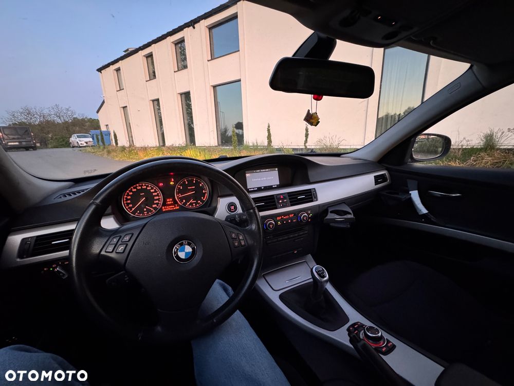 BMW Seria 3 316i - 16