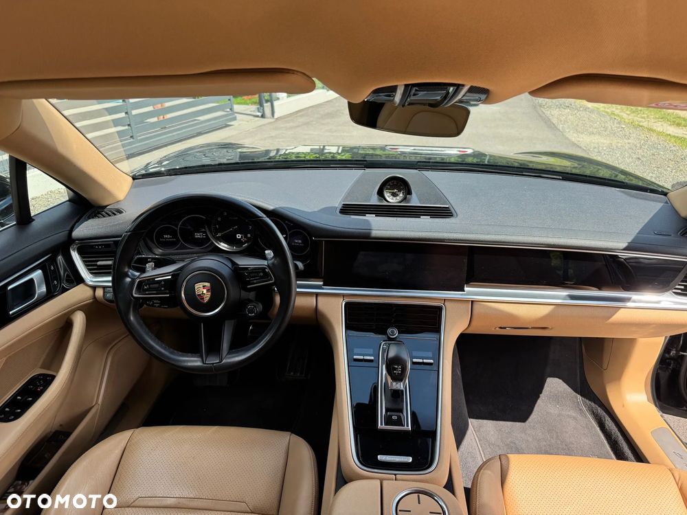 Porsche Panamera 4 E-Hybrid - 12