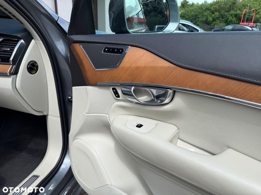 Volvo XC 90 D5 AWD Inscription 7os - 34