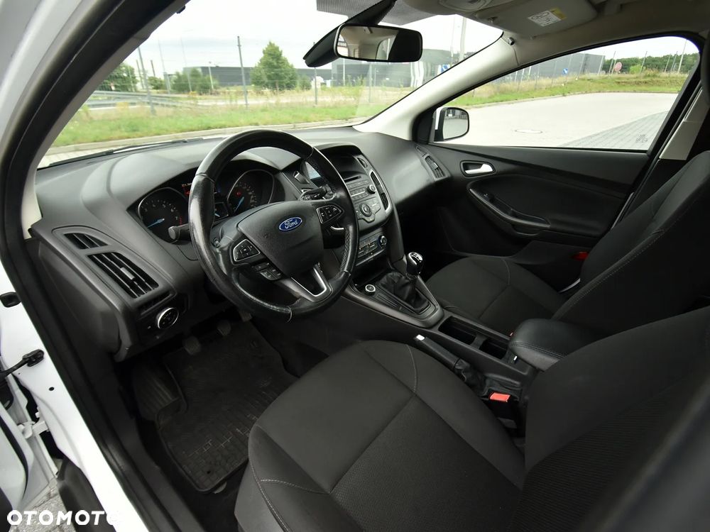 Ford Focus 1.6 Trend - 12