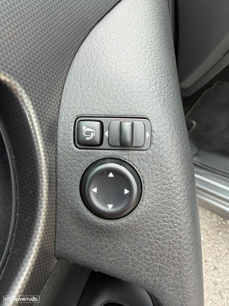 Nissan Qashqai 1.5 dCi N-Connecta J18 - 19