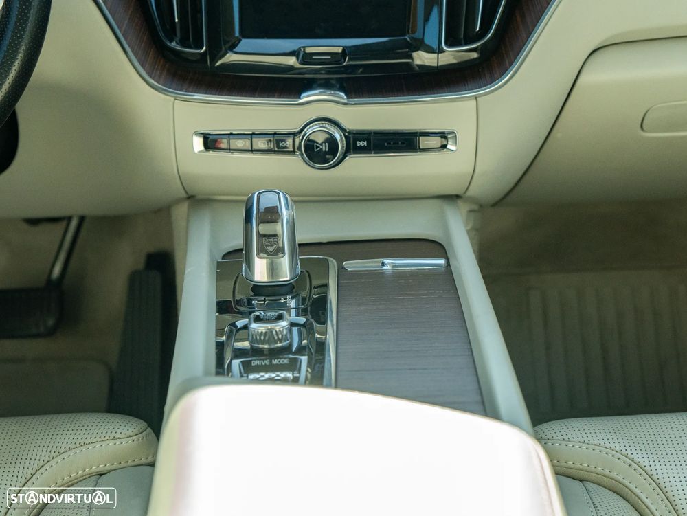 Volvo XC 60 2.0 T8 PHEV Inscription AWD - 15