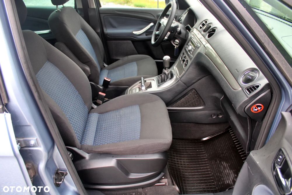 Ford Galaxy 2.0 Champions Edition - 25