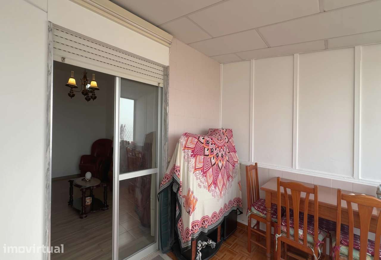 Apartamento T2 em Loulé com varanda e garagem - Grande imagem: 4/12