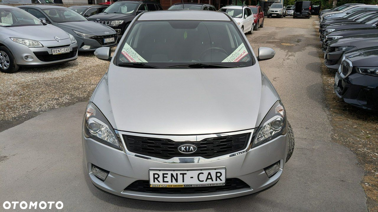 Kia Ceed - 11