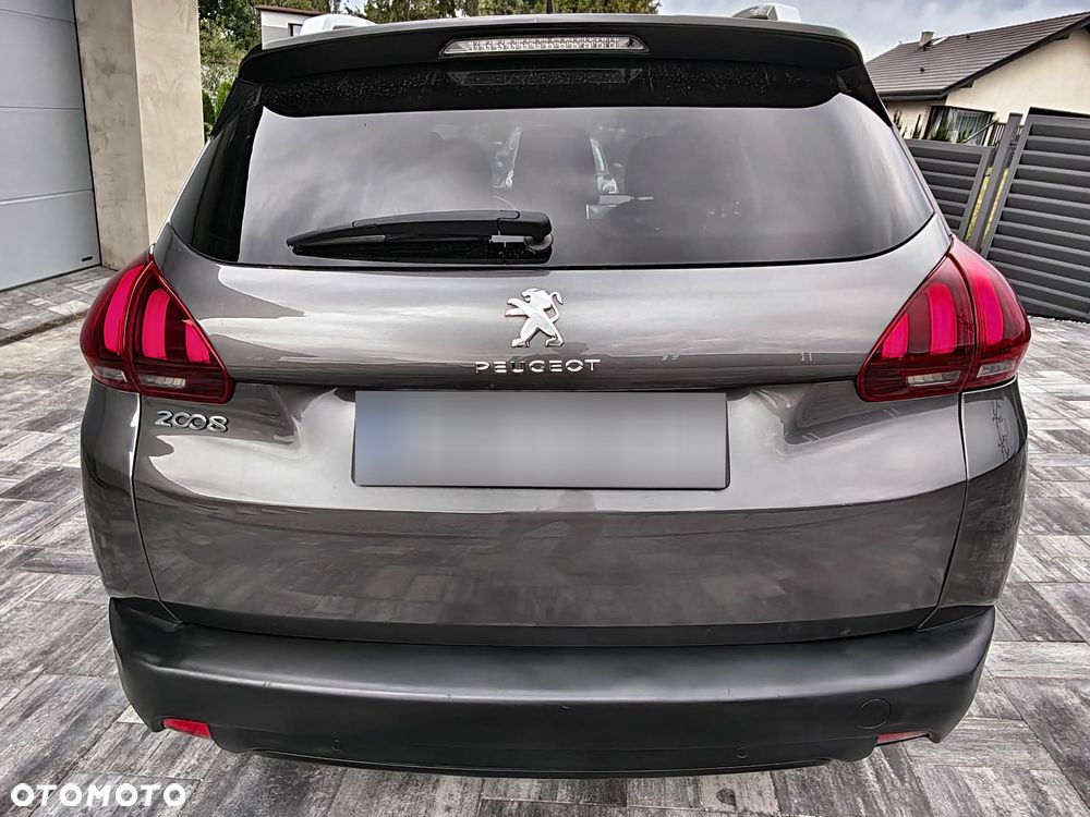 Peugeot 2008 1.2 Pure Tech Style S&S - 8