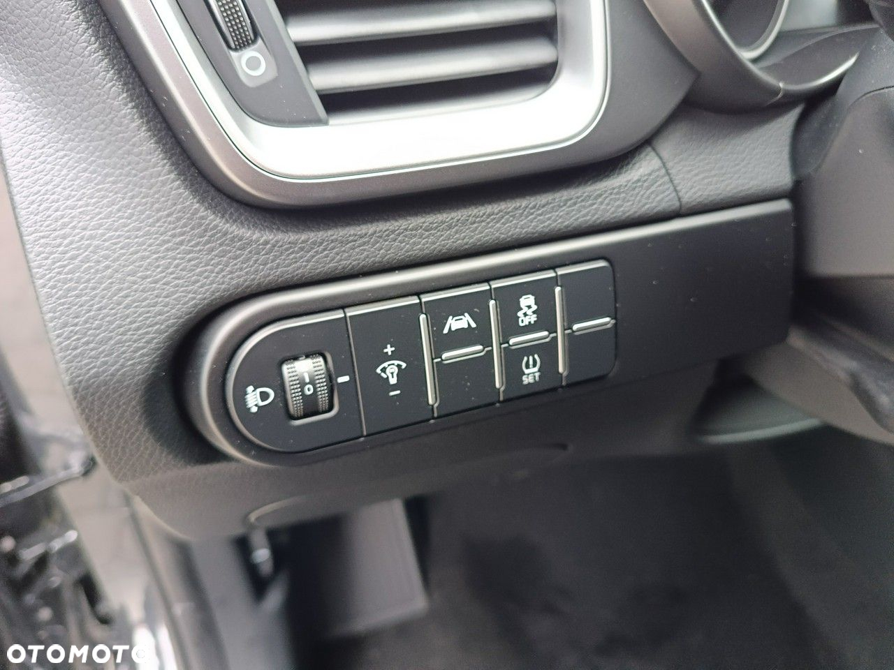 Kia Ceed - 12