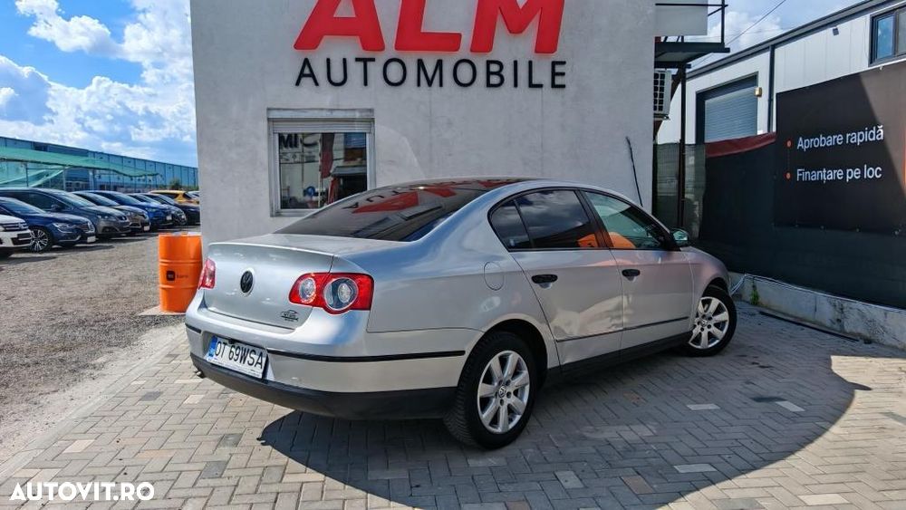Volkswagen Passat 1.9 TDI DPF Highline - 8