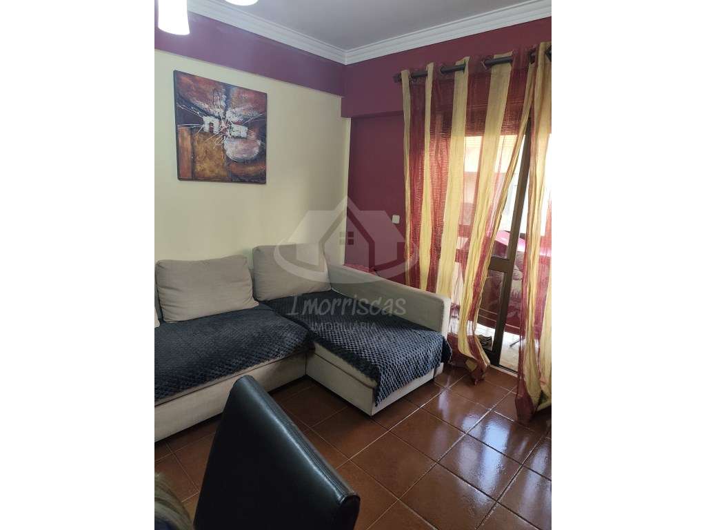 Apartamento T2 luminoso com varanda em Odivelas - Grande imagem: 3/20