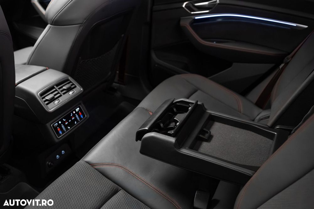 Audi Q8 Sportback e-tron - 24