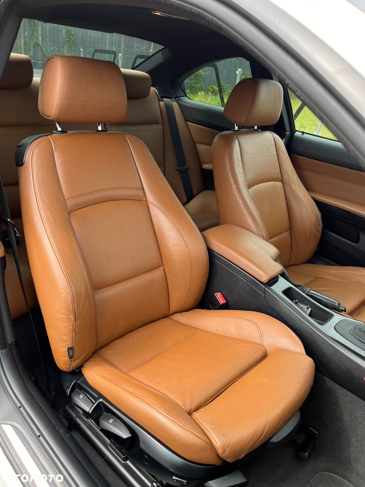 BMW Seria 3 320i - 7