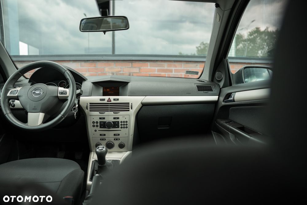 Opel Astra 1.7 CDTI Essentia - 29