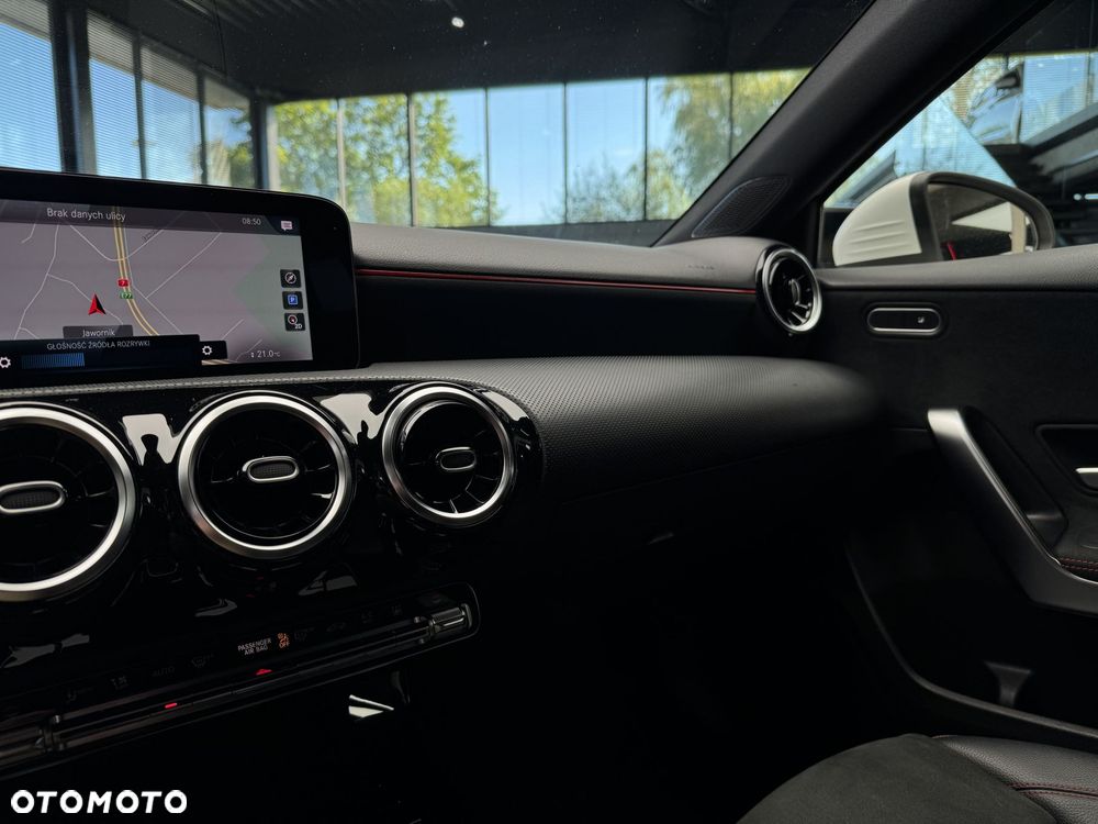 Mercedes-Benz Klasa A 250 E AMG Line 8G-DCT - 28