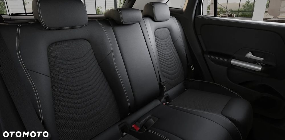 Mercedes-Benz GLA 200 mHEV 7G-DCT - 12