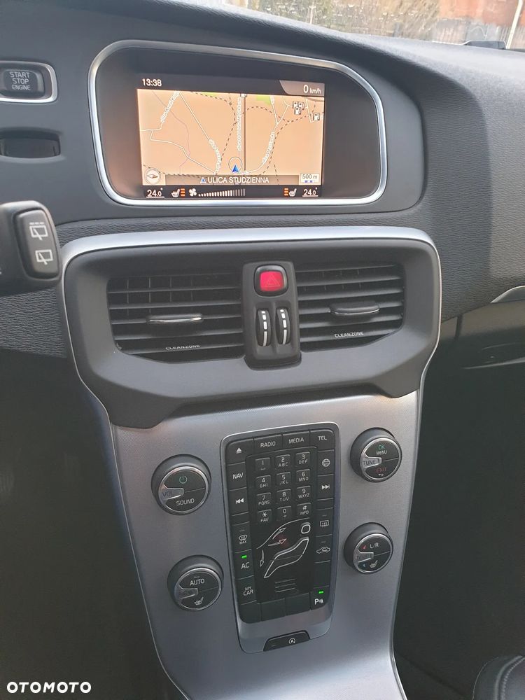 Volvo V40 D3 Inscription - 25