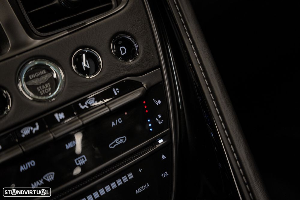 Aston Martin DB11 Volante V8 Auto - 19