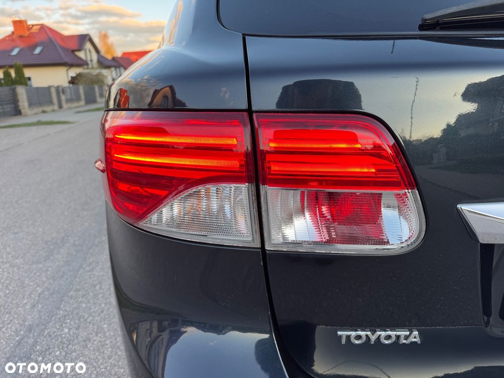 Toyota Avensis 1.8 Executive - 17