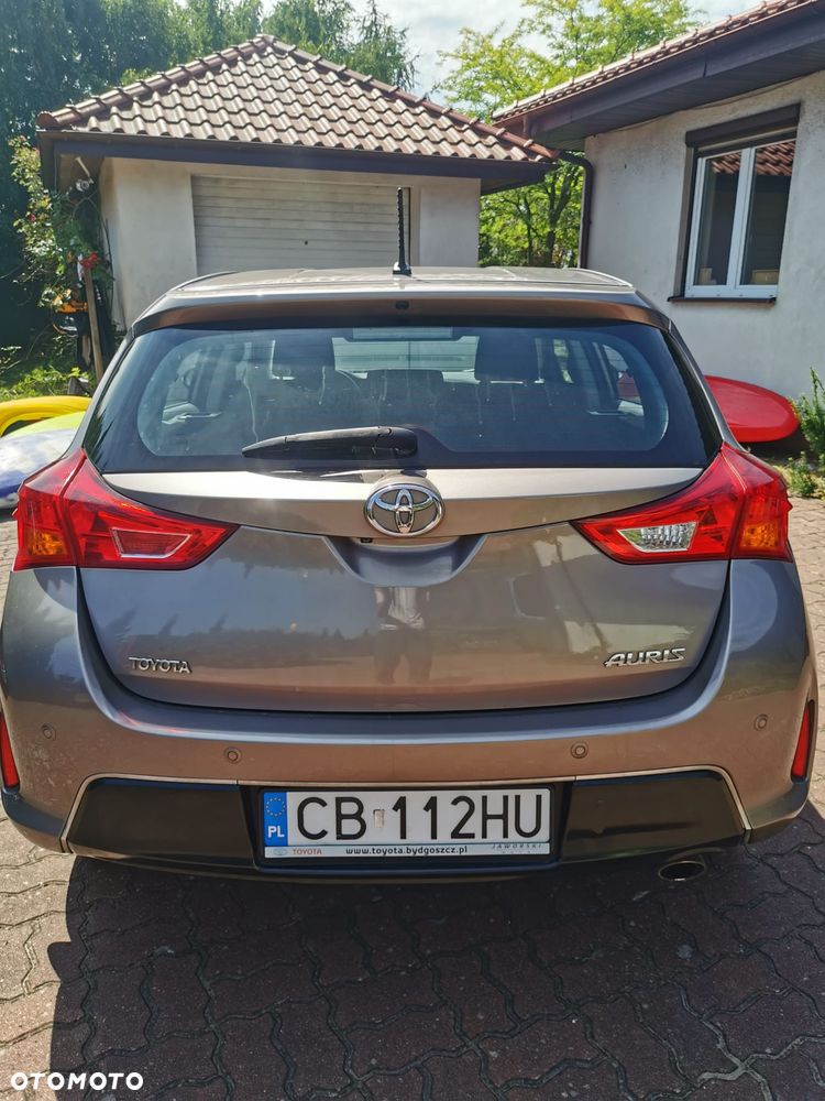 Toyota Auris 1.6 Premium + - 10