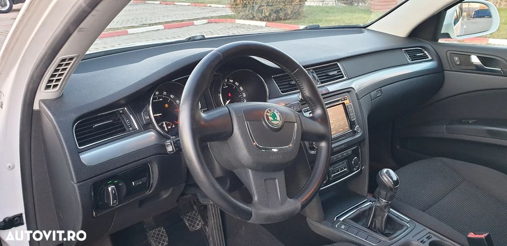Skoda Superb 1.9 TDI GreenLine - 6
