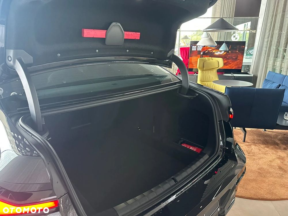 BMW Seria 7 740d xDrive mHEV sport - 29