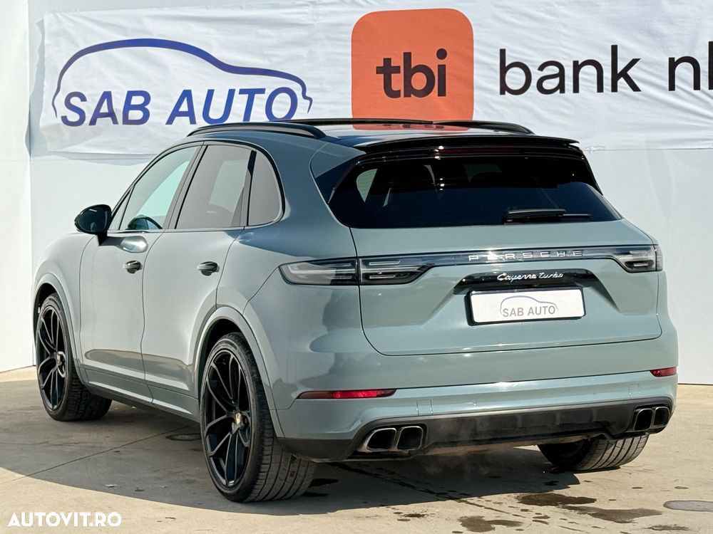 Porsche Cayenne - 26