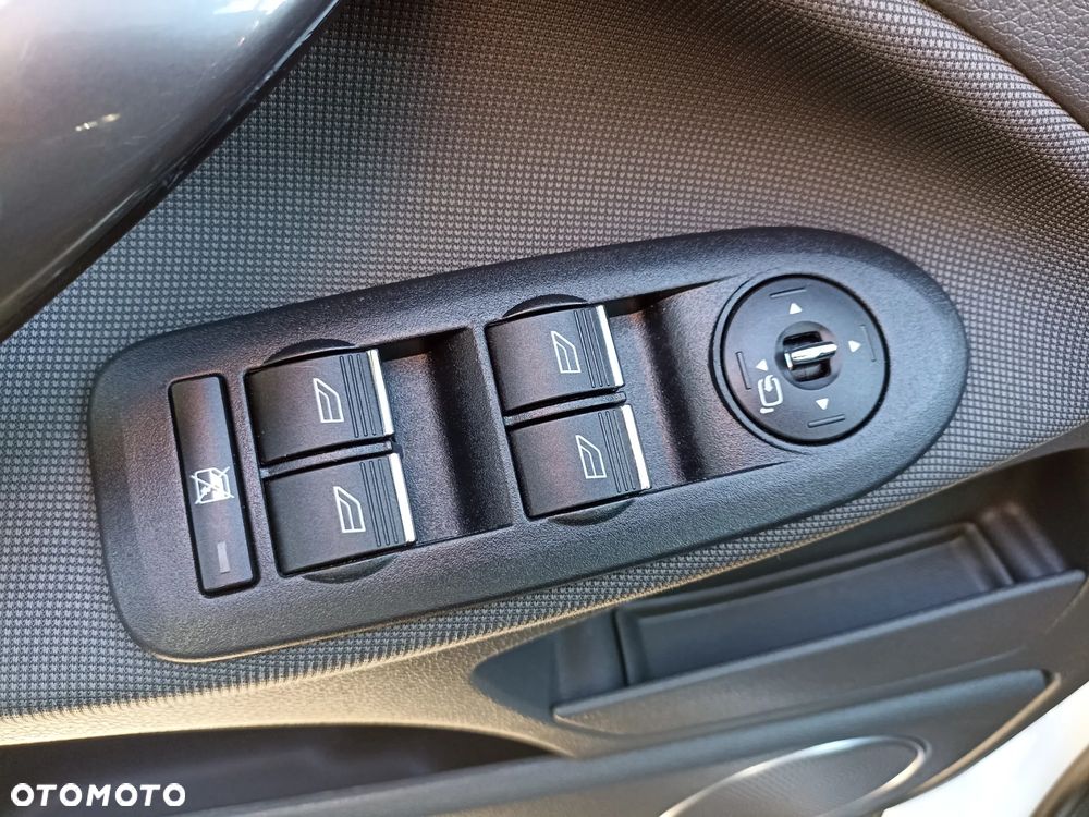 Ford Kuga 2.0 TDCi 4x4 Titanium - 33