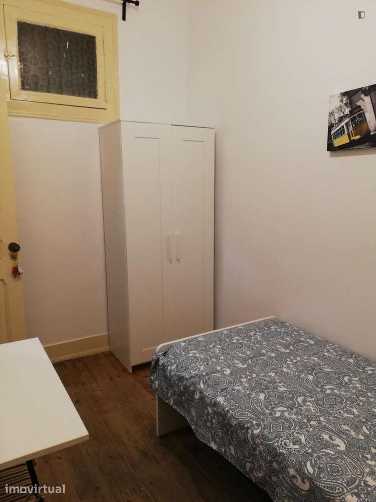 Quarto - localizado em Alameda Lisbon - Grande imagem: 3/17