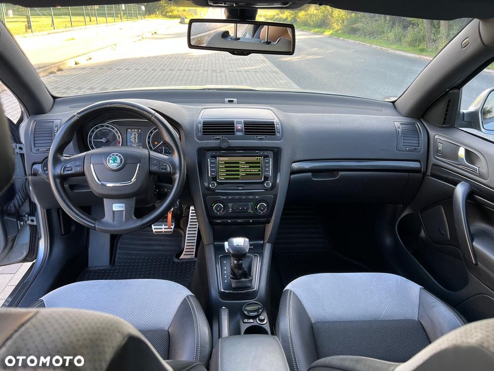 Skoda Octavia 2.0 TDI RS DSG - 11