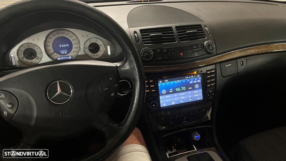 Mercedes-Benz E 220 CDi Avantgarde Aut. - 10