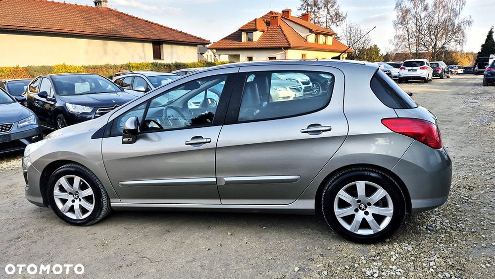 Peugeot 308 1.6 Premium Plus - 21