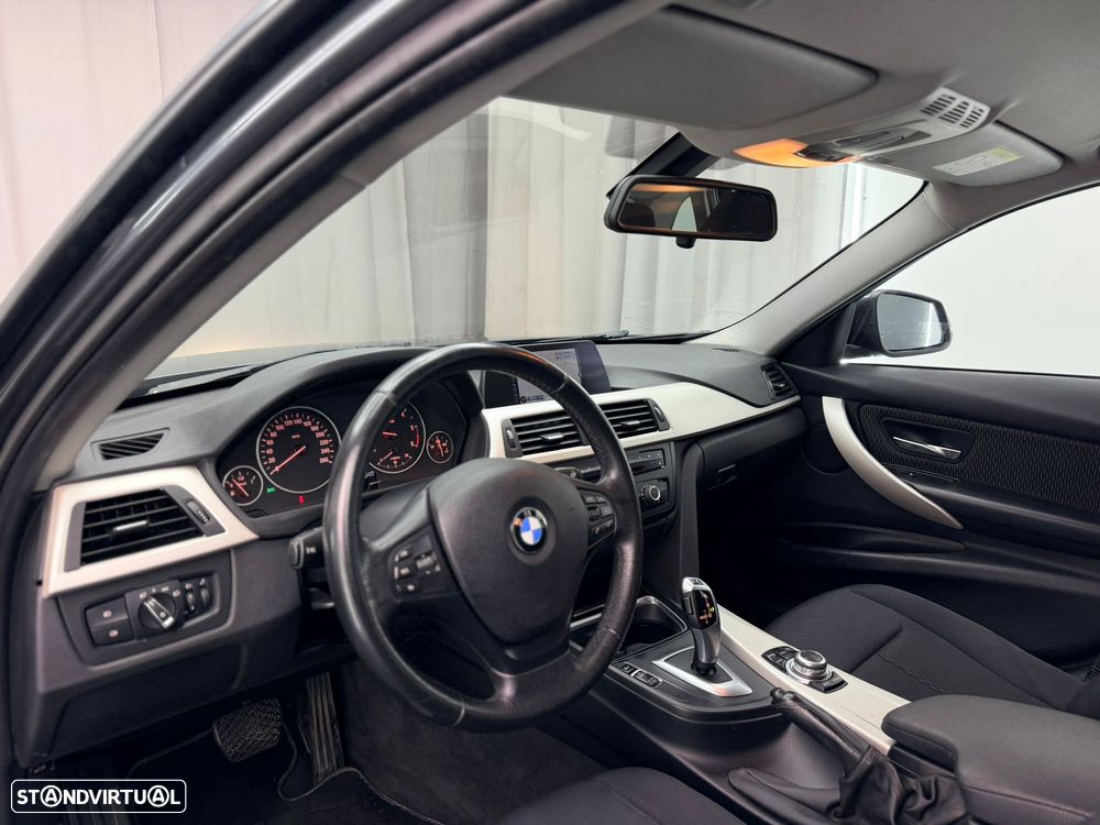 BMW 318 d Auto Pack M - 17