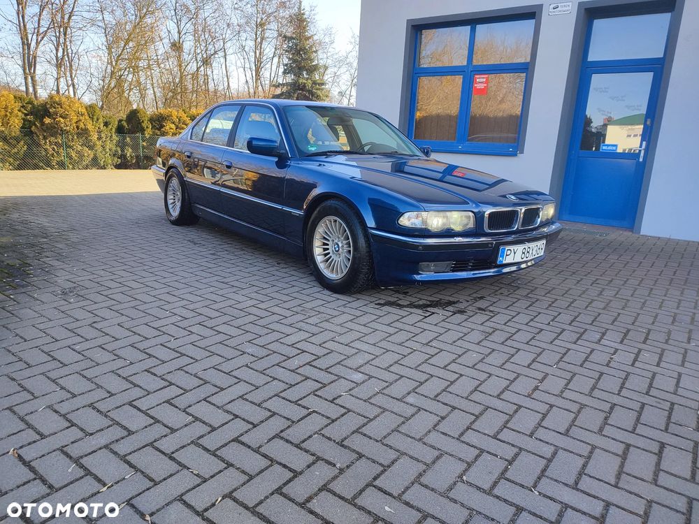 BMW Seria 7 - 12