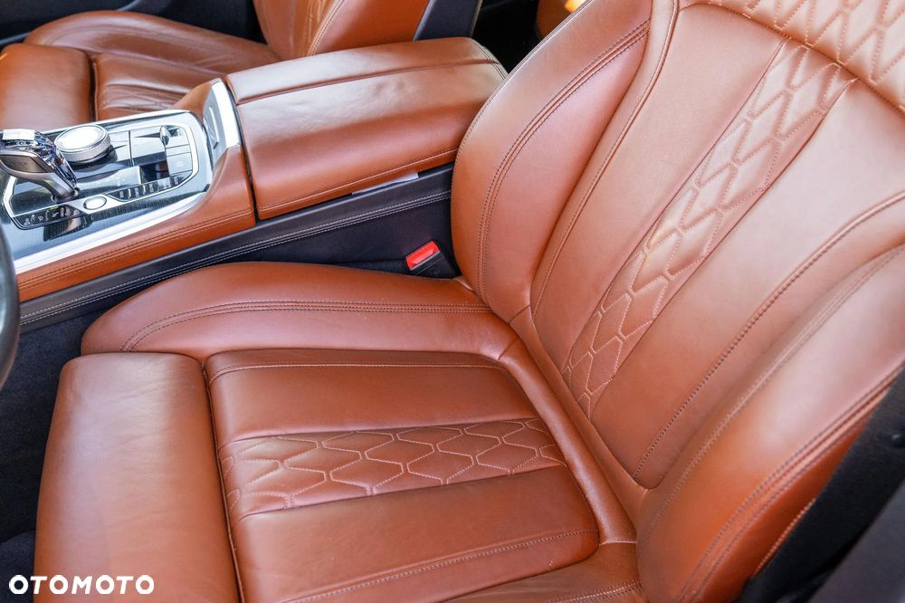 BMW X7 xDrive40i - 25