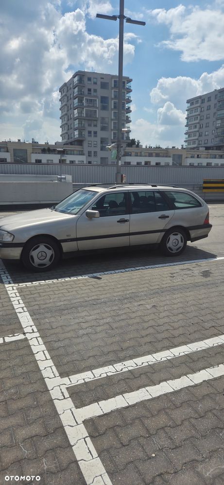 Mercedes-Benz Klasa C 180 T Classic - 3