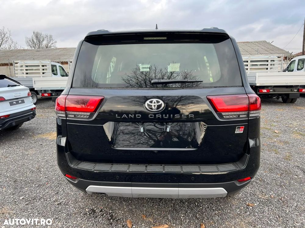 Toyota Land Cruiser 300 - 3