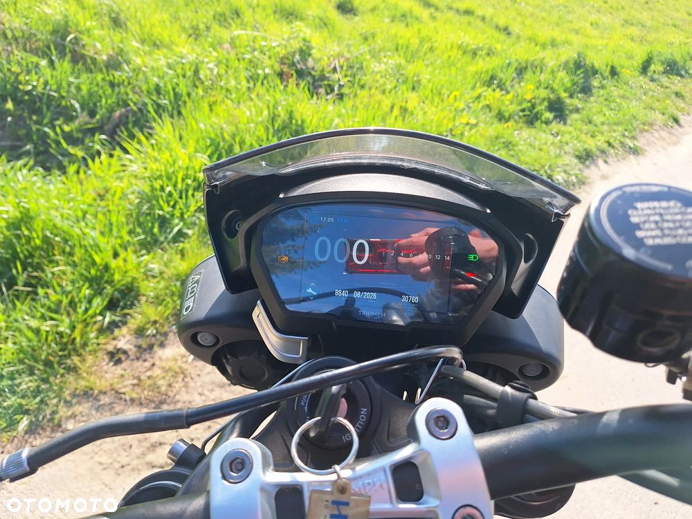 Triumph Street Triple - 8