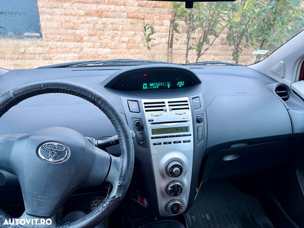 Toyota Yaris 1.0 - 10