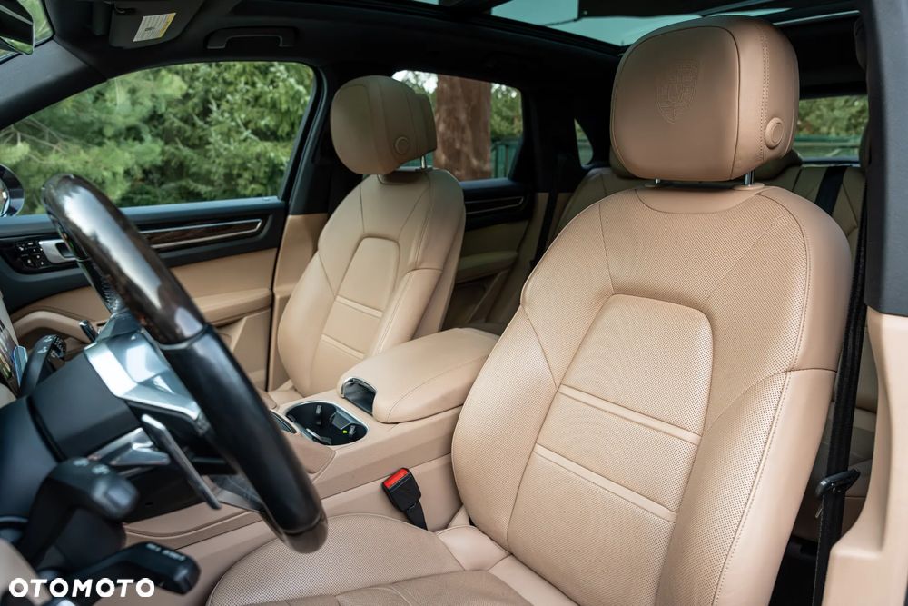 Porsche Cayenne Standard - 24