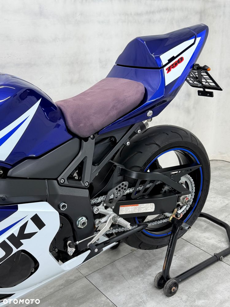 Suzuki GSX-R - 33