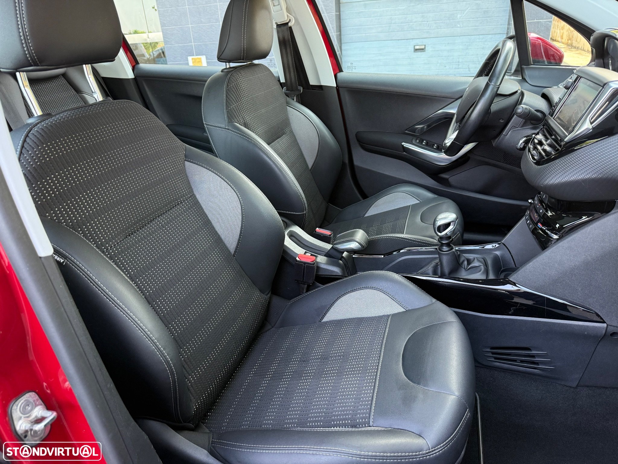 Peugeot 2008 1.6 BlueHDi Allure - 9