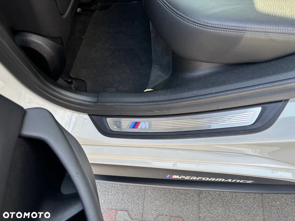 BMW Seria 5 540i xDrive - 15
