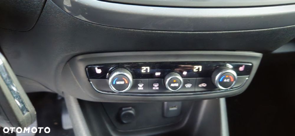 Opel Crossland X - 9